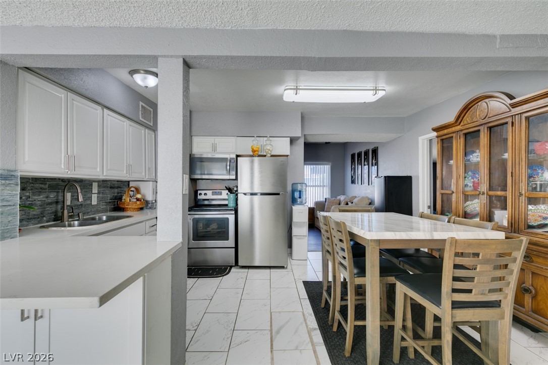 1325 Ardmore Street Property Photo 20