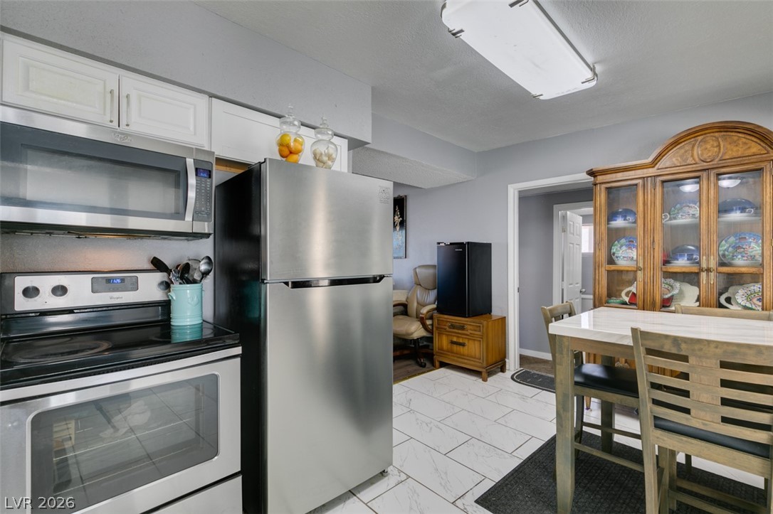 1325 Ardmore Street Property Photo 24