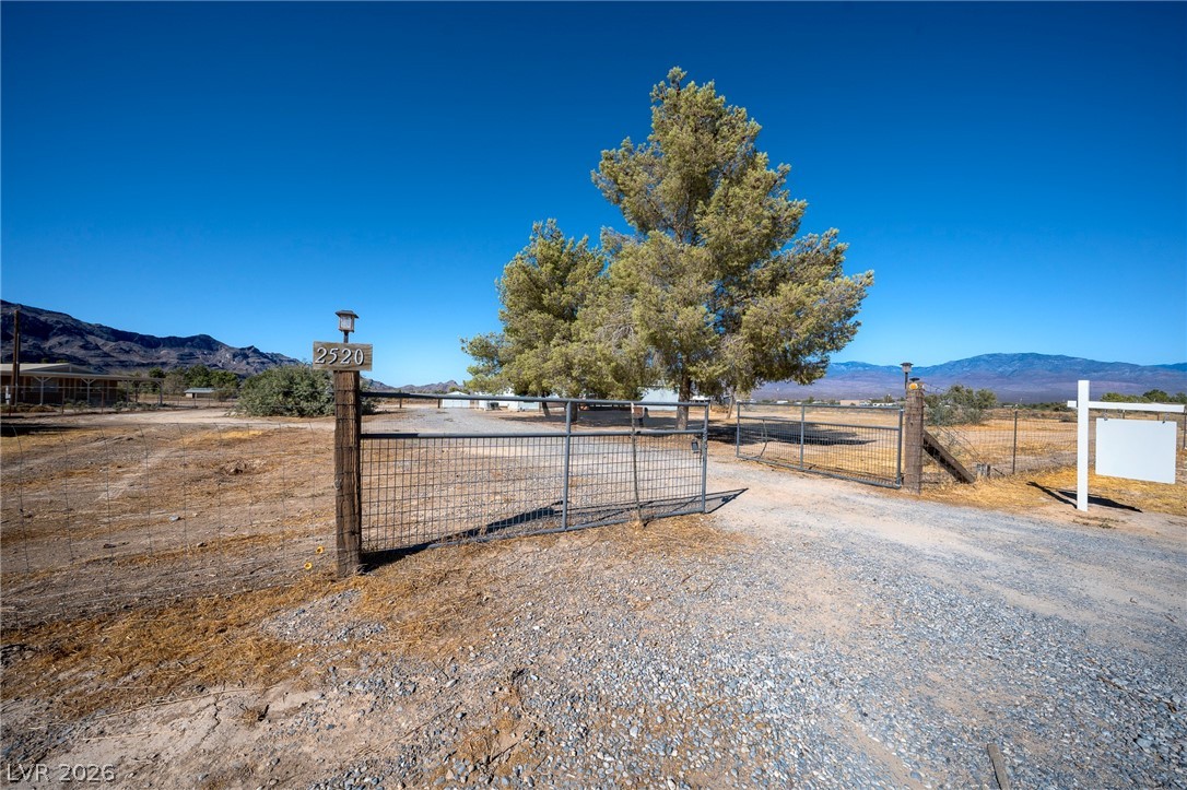 2520 West Simkins Road Property Photo 4