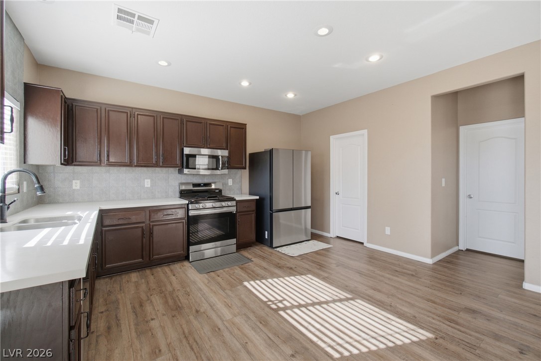 7809 Bear Tooth Cave Court Property Photo 38