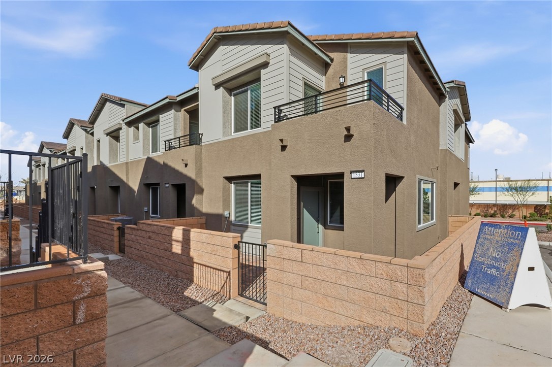 1531 Layla Crossing Avenue Property Photo 2