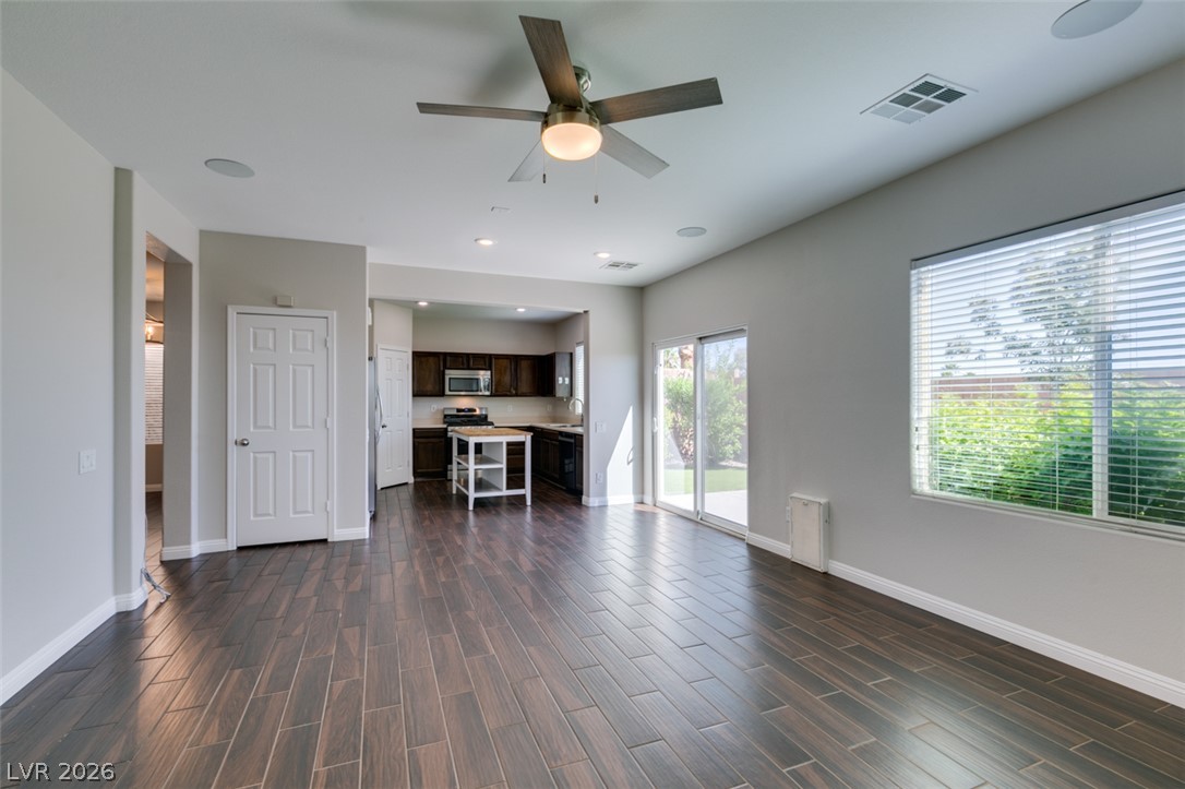 718 Sand Primrose Street Property Photo 14