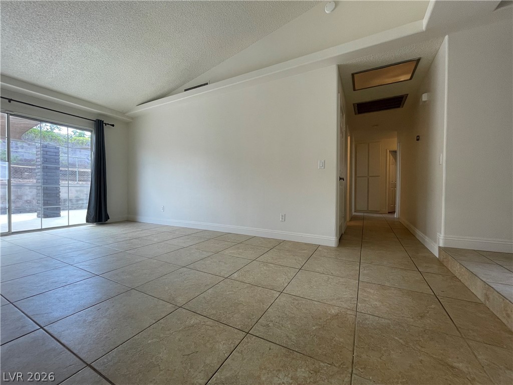 314 Tamarack Drive Property Photo 13