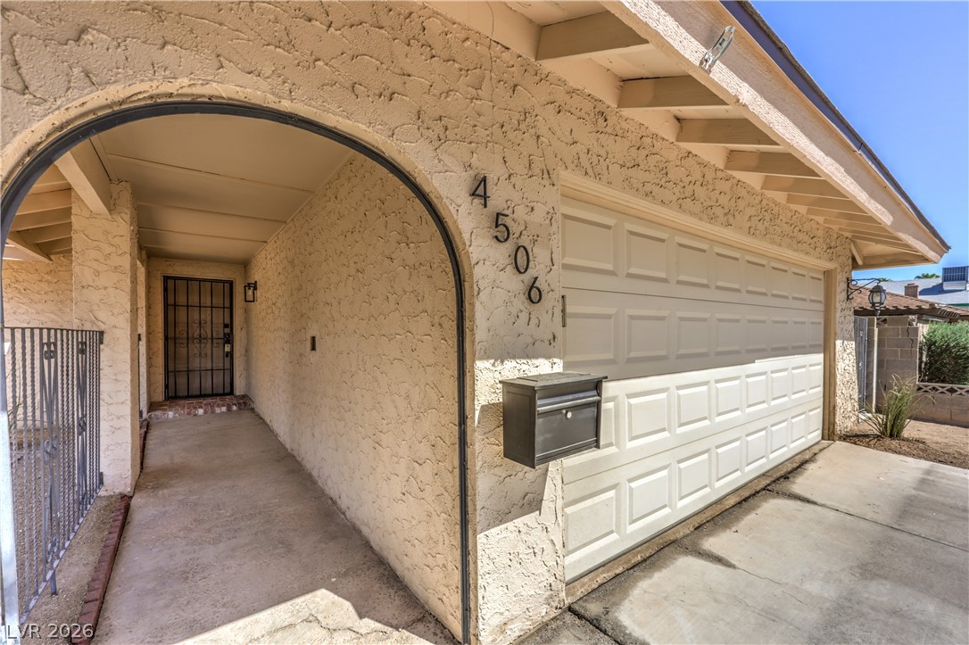 4506 Palencia Avenue Property Photo 5
