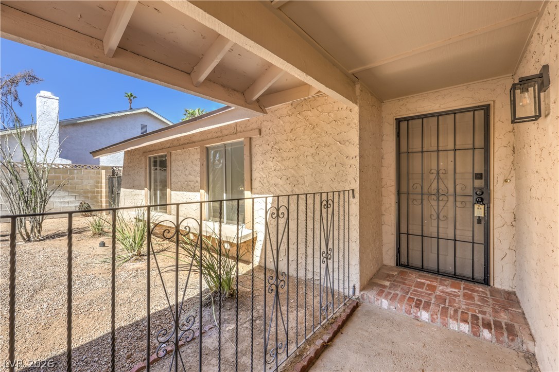 4506 Palencia Avenue Property Photo 6