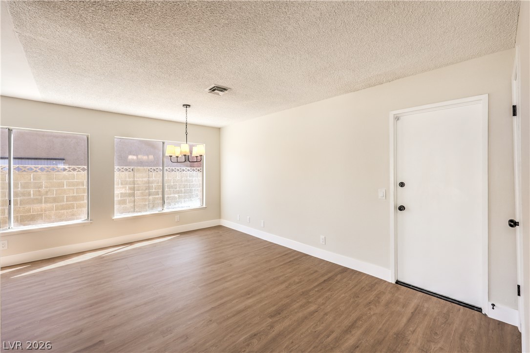 4506 Palencia Avenue Property Photo 11
