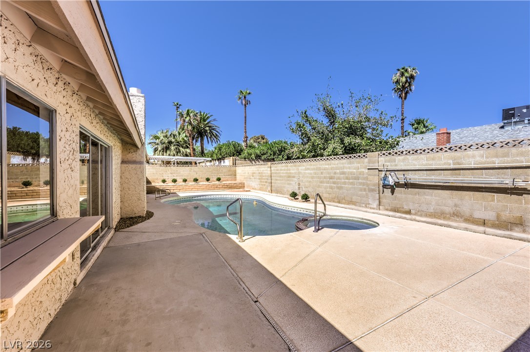 4506 Palencia Avenue Property Photo 19