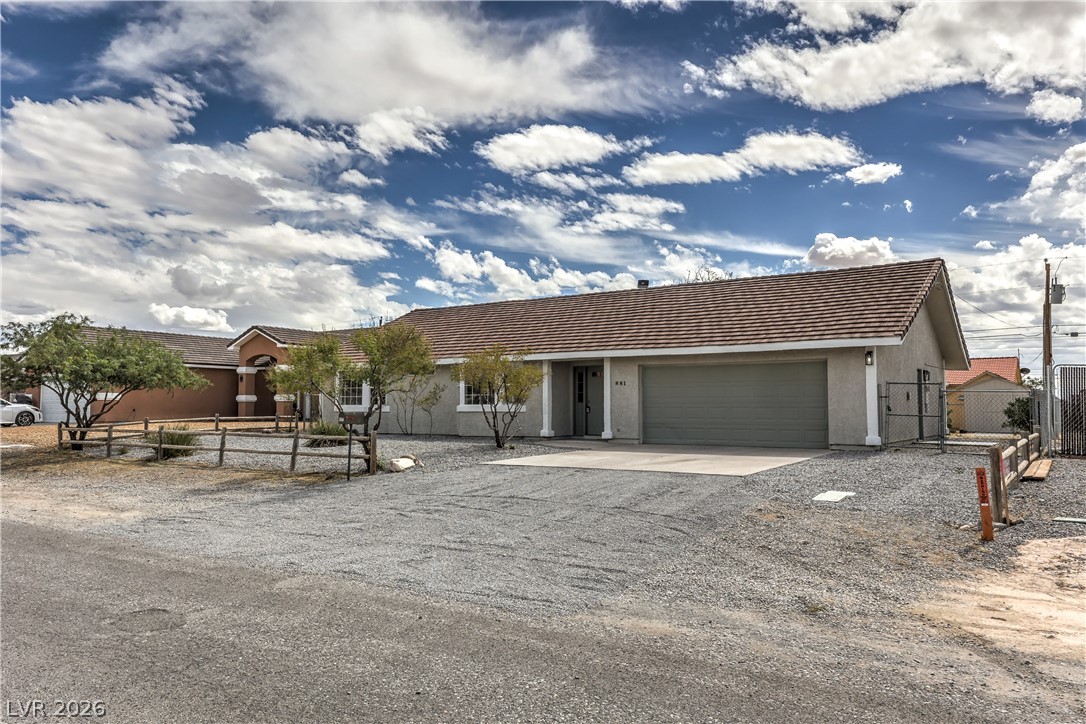 881 Lone Pine Road Property Photo 1