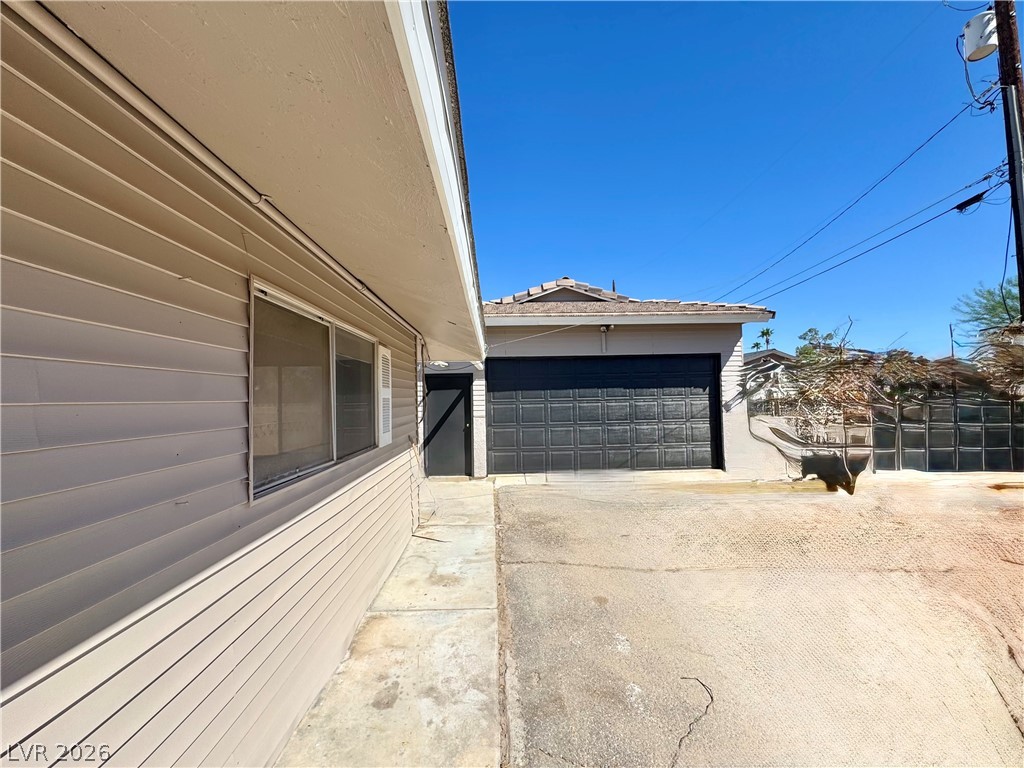 6930 South Valley View Boulevard Property Photo 5