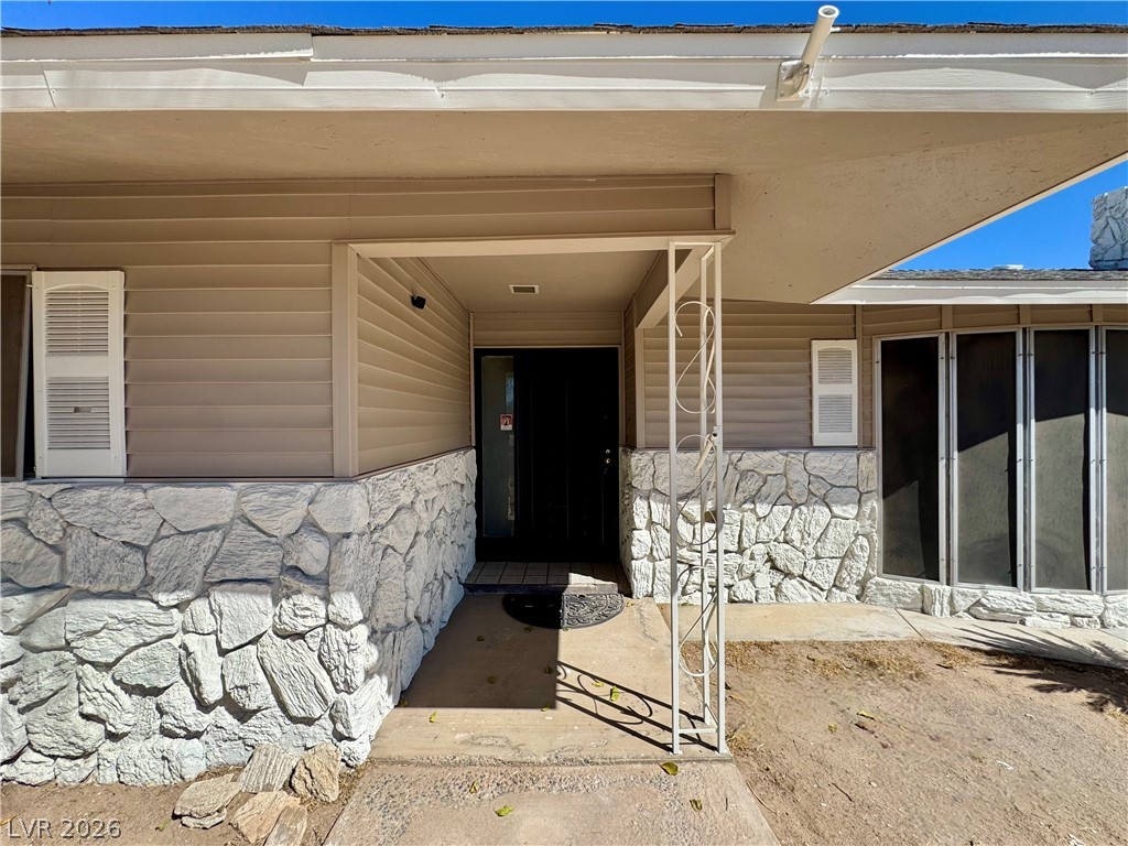 6930 South Valley View Boulevard Property Photo 8