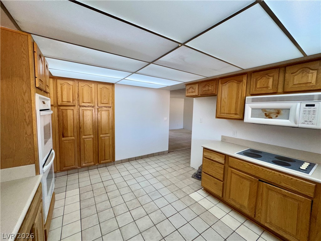 6930 South Valley View Boulevard Property Photo 40