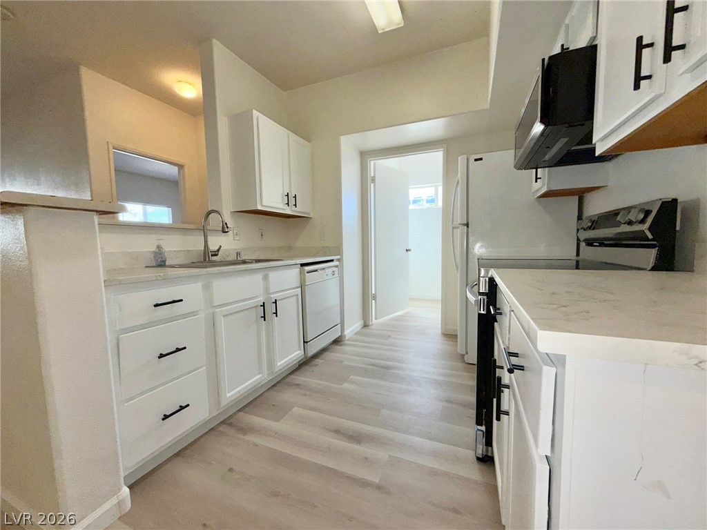 2615 West Gary Avenue 2050 Property Photo 6