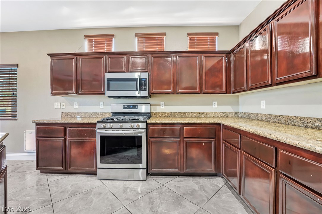 5968 Pavilion Lakes Avenue Property Photo 11