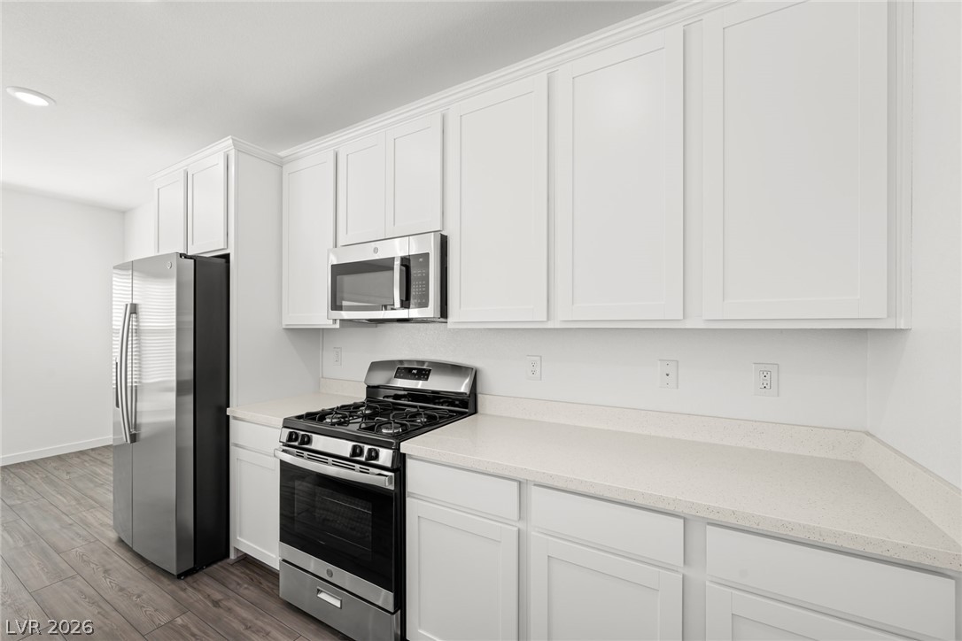 9933 Kimura Hills Avenue Property Photo 8