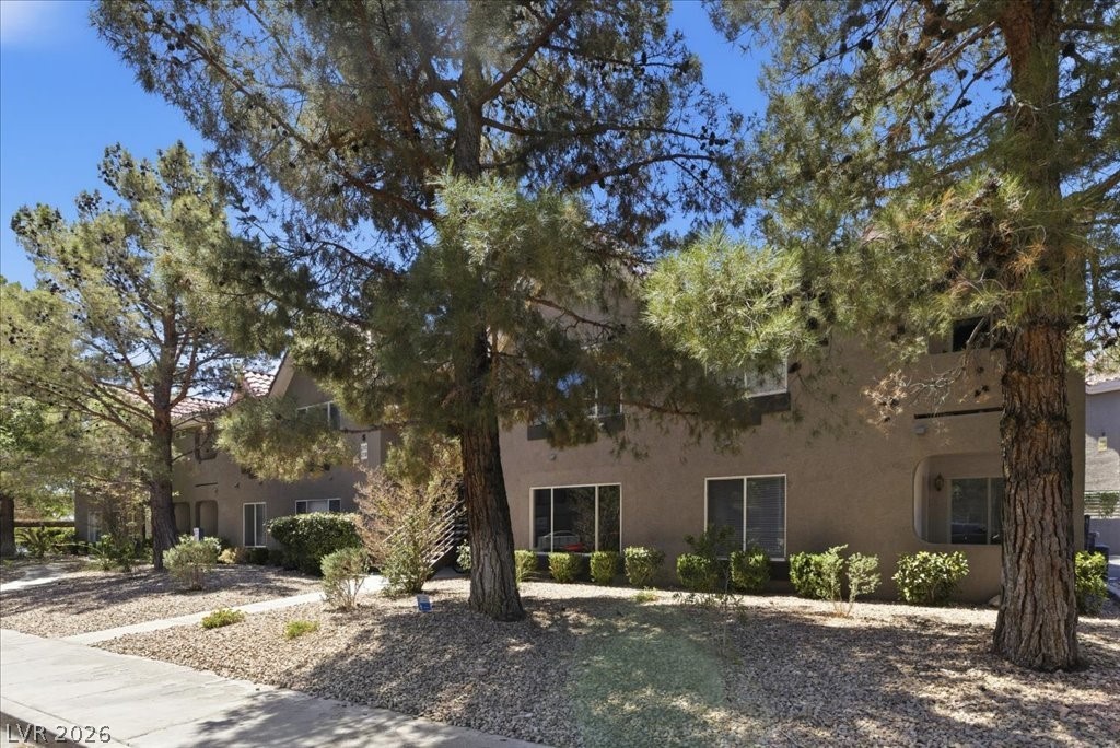 700 Capri Drive 25b Property Photo 1