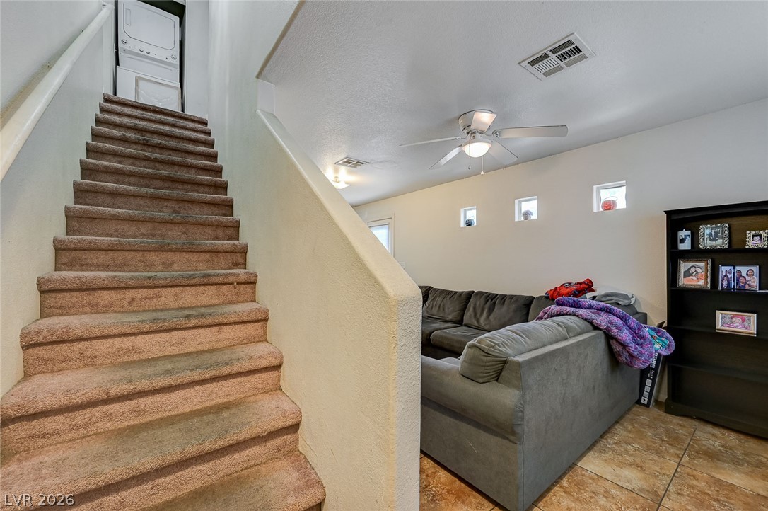 5151 Starter Avenue Property Photo 4