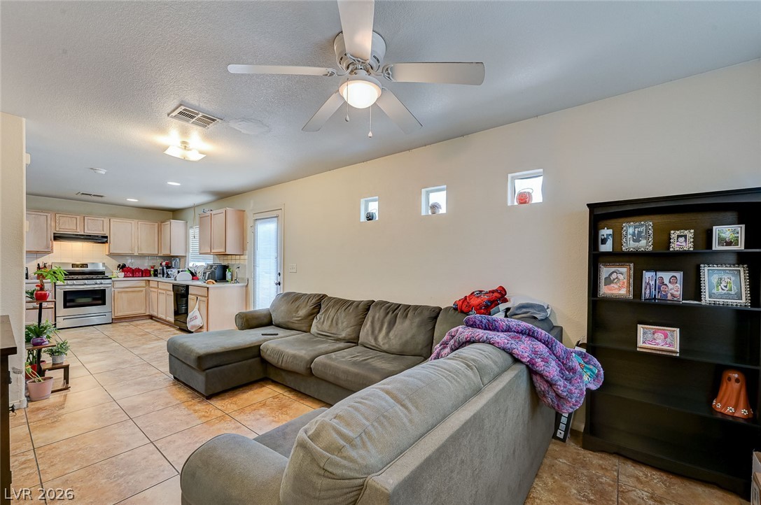 5151 Starter Avenue Property Photo 5