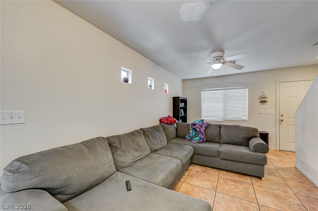 5151 Starter Avenue Property Photo 6