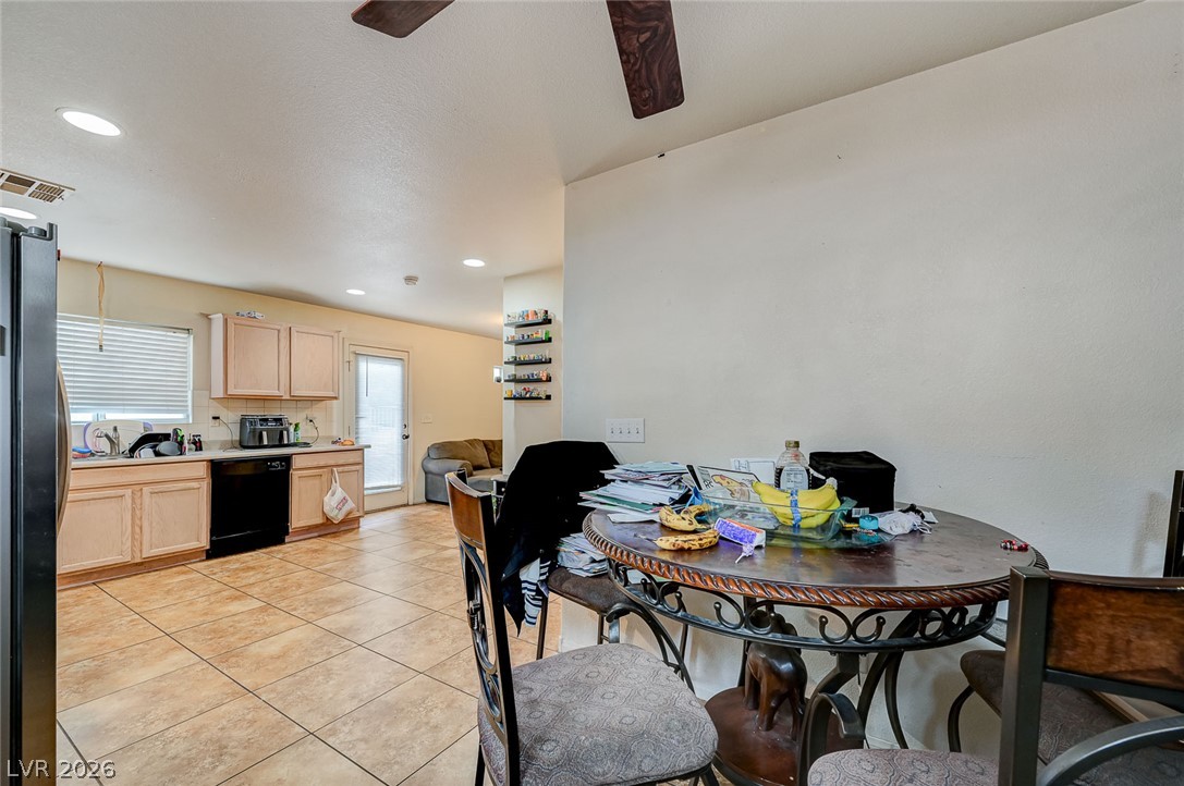 5151 Starter Avenue Property Photo 13