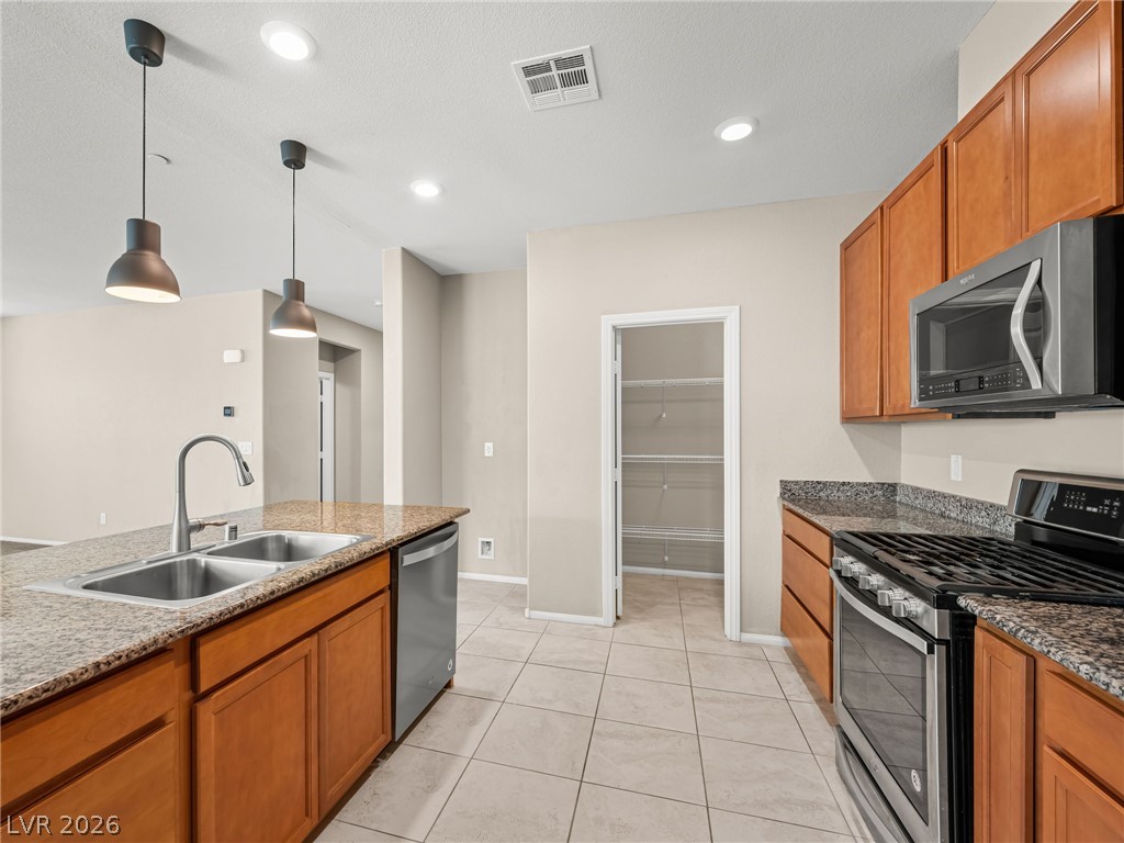 975 Twilight Glow Court Property Photo 28