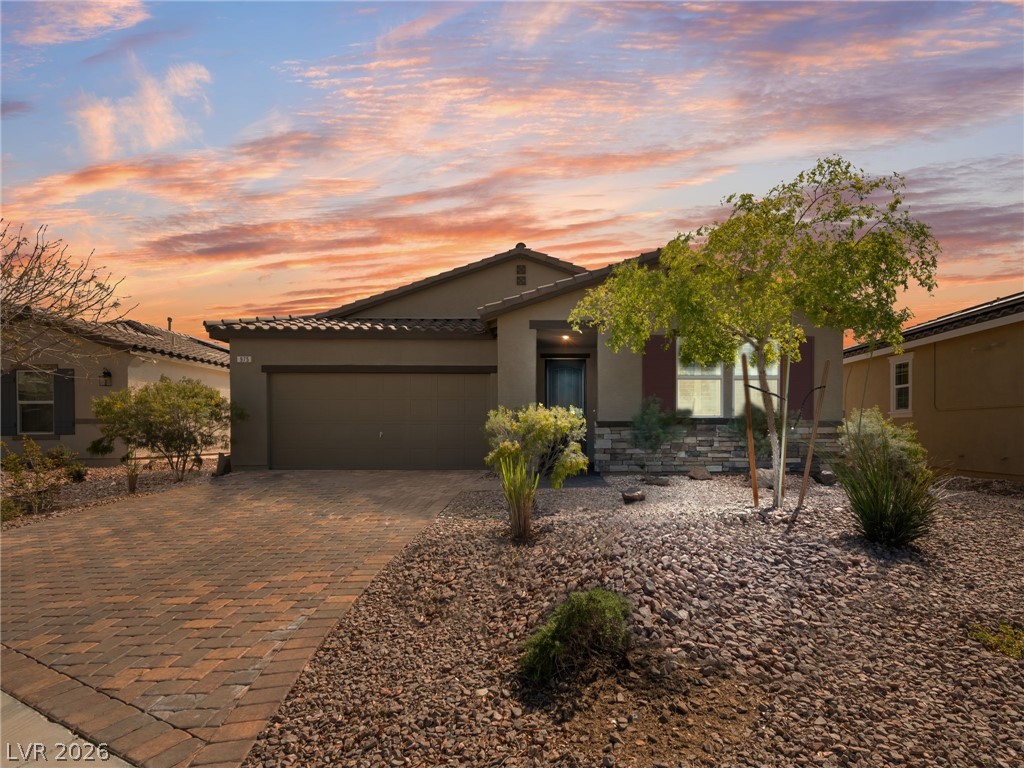 975 Twilight Glow Court Property Photo 39