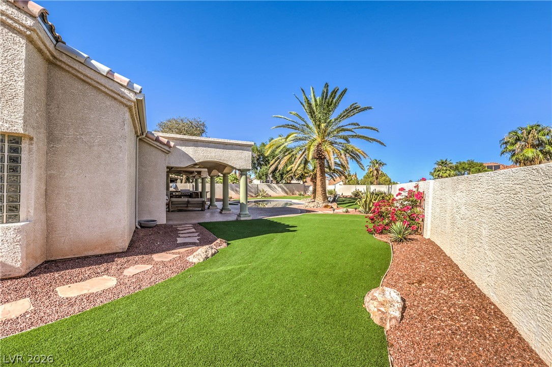 1863 Bogey Way Property Photo 40