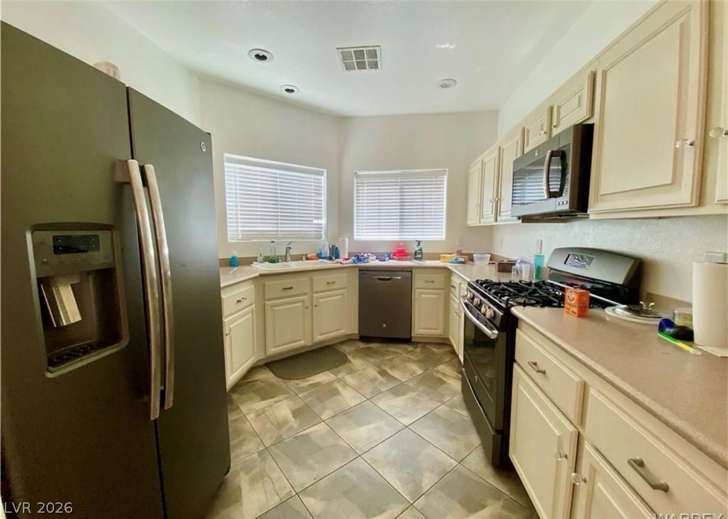 2706 Brinkley Manor Street Property Photo 8
