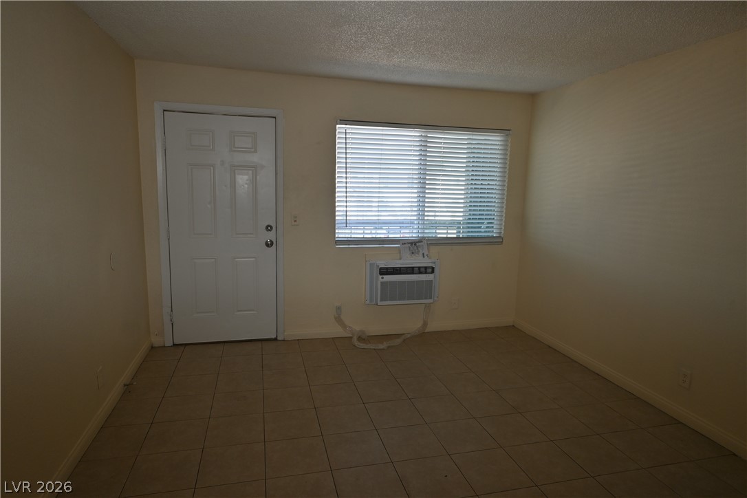 3021 East Carey Avenue 5 Property Photo 7