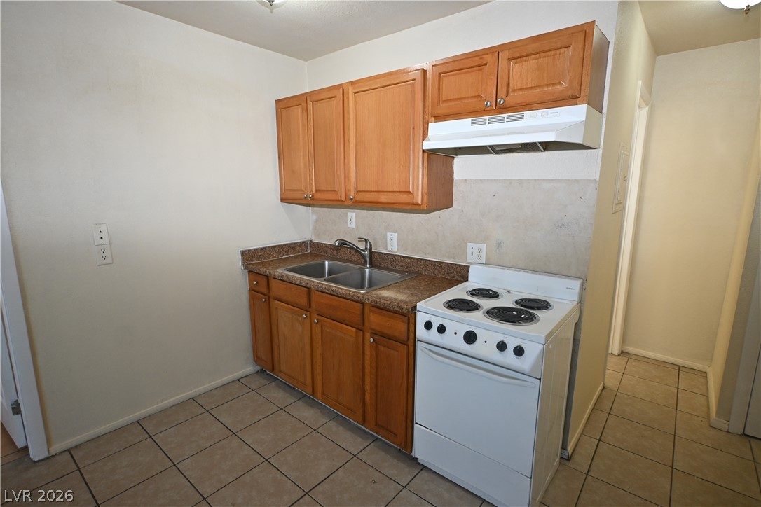 3021 East Carey Avenue 6 Property Photo 2