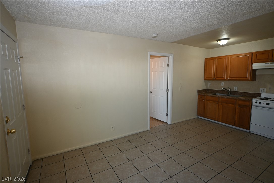 3021 East Carey Avenue 6 Property Photo 5