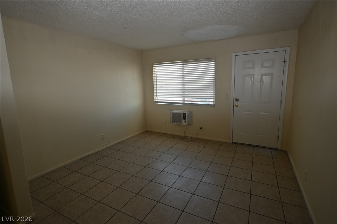 3021 East Carey Avenue 6 Property Photo 7