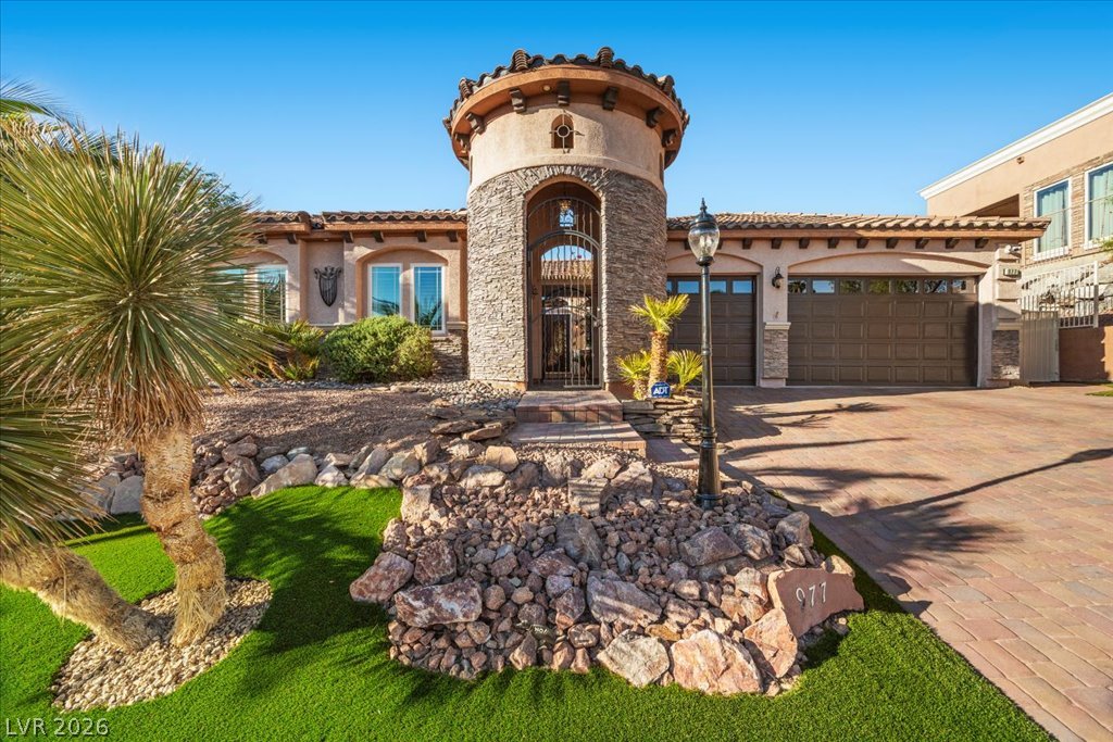 977 Rhyolite Terrace Property Photo 4