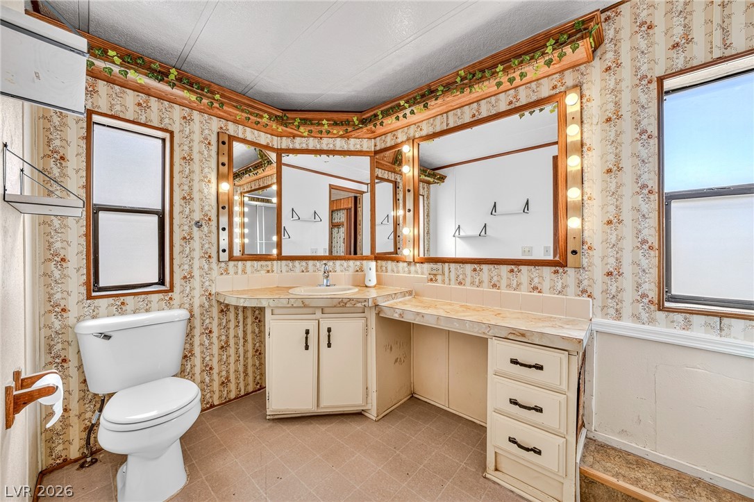520 West Basin Avenue Property Photo 14
