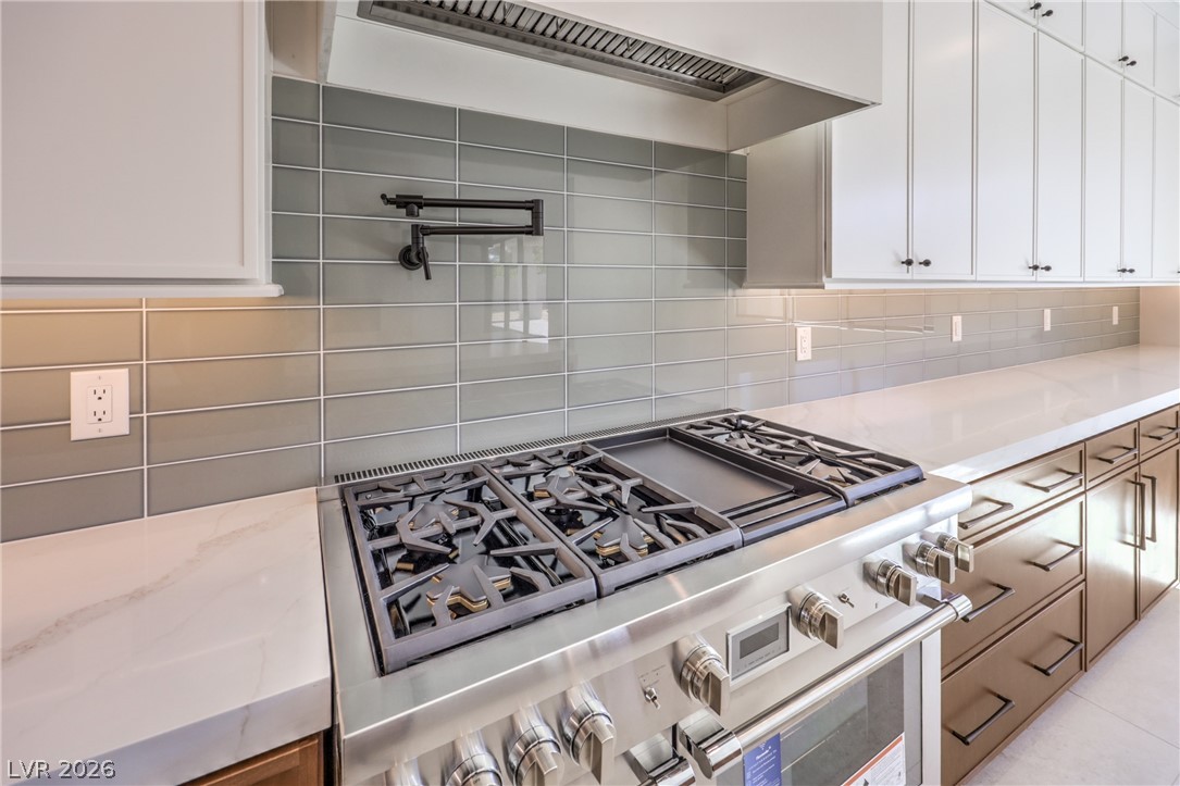 3051 East Serene Avenue Property Photo 9