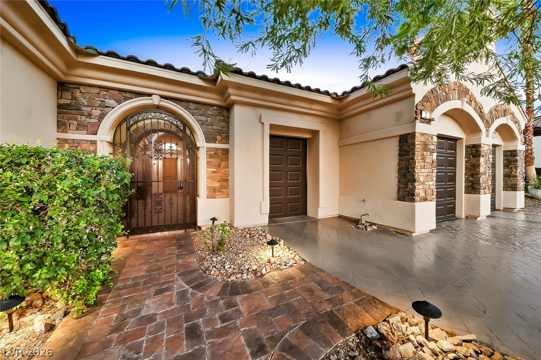 25 Avenida Fiori Property Photo 7