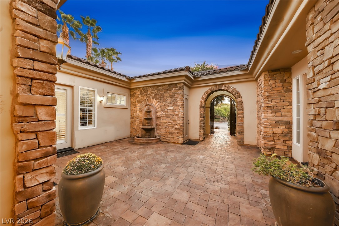 25 Avenida Fiori Property Photo 11