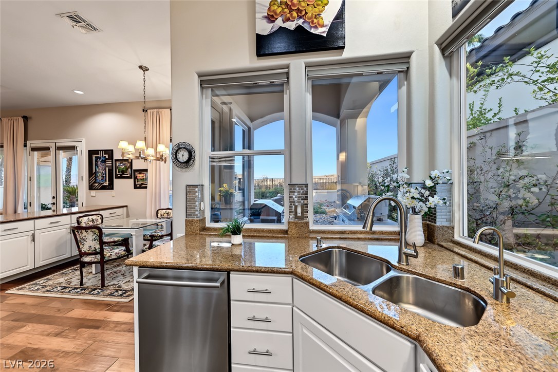 25 Avenida Fiori Property Photo 30
