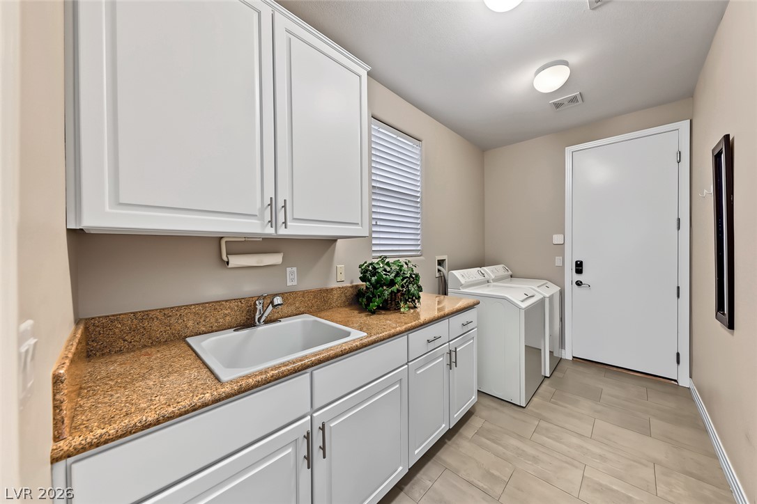 25 Avenida Fiori Property Photo 46