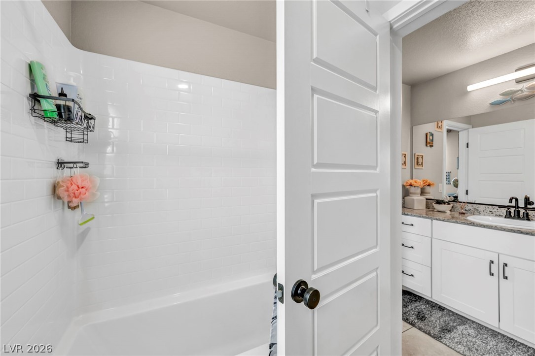 7481 Garnet Moon Street Property Photo 42