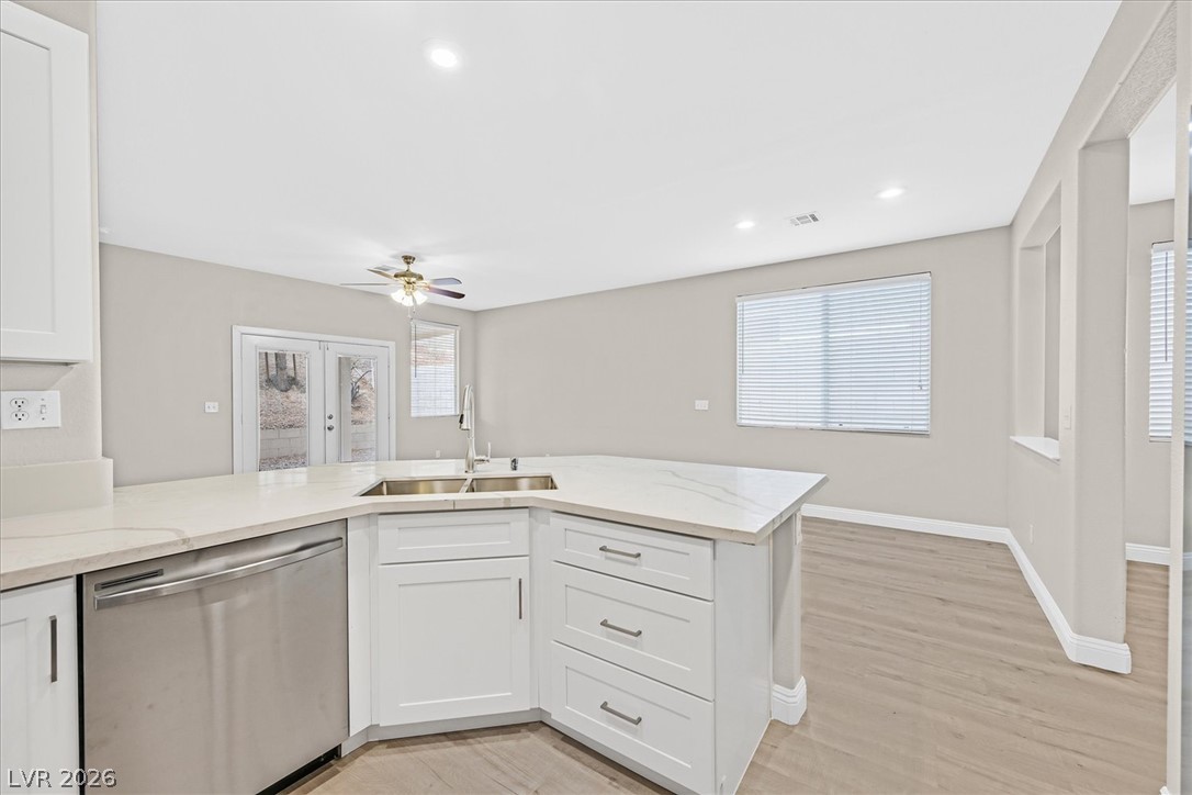 2259 Surrey Meadows Avenue Property Photo 7