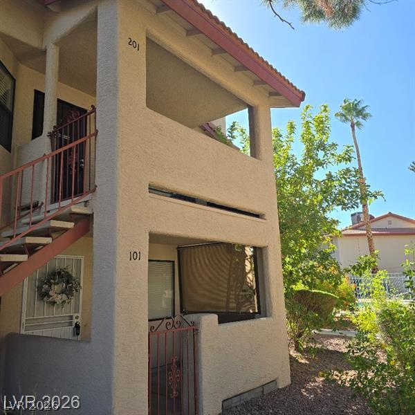 713 Rock Springs Drive 101 Property Photo 1