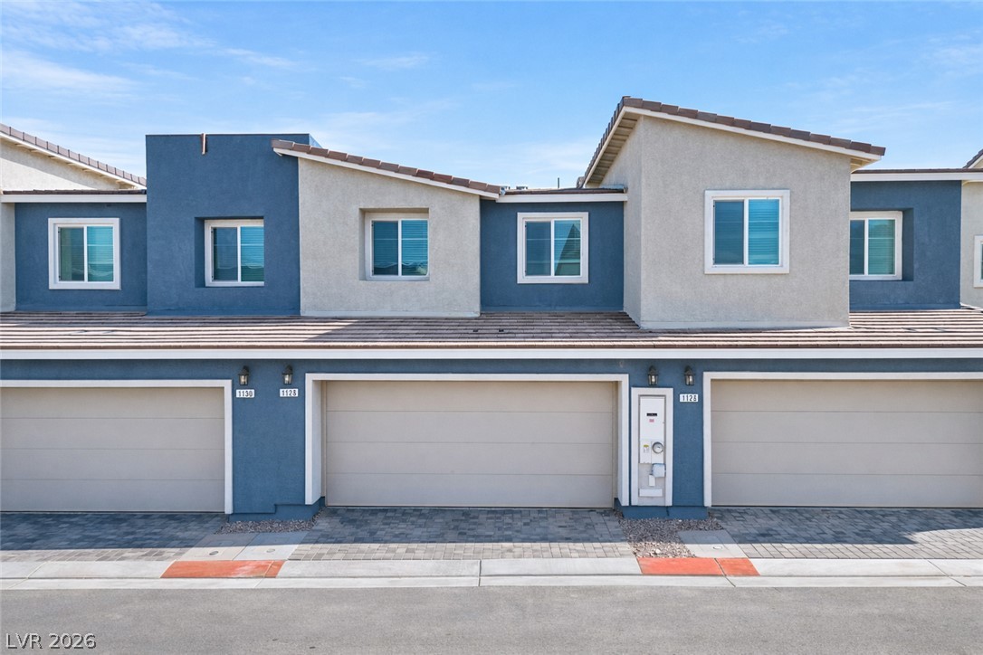 1128 Scarlet Sparrow Street Property Photo 2