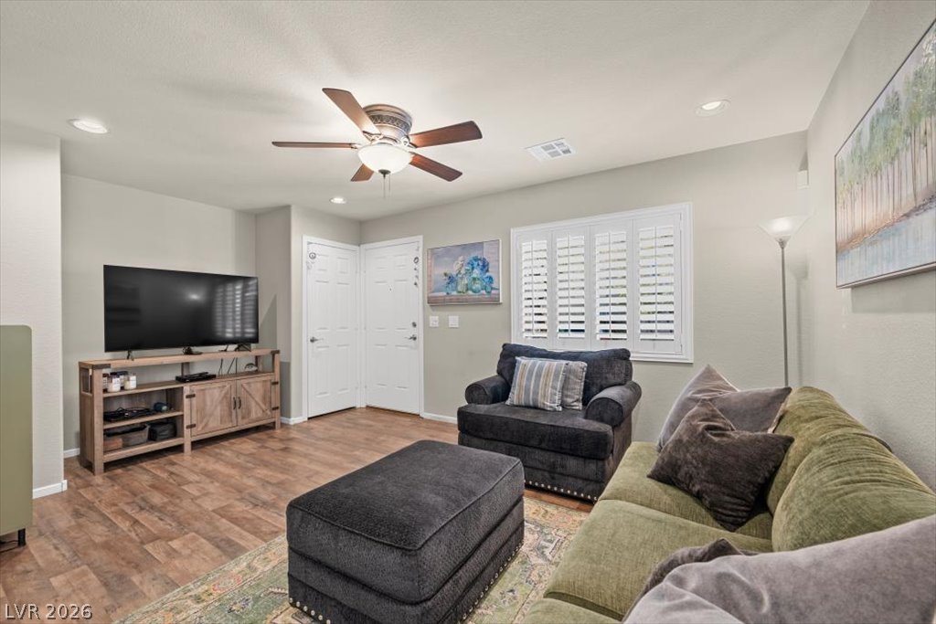 9132 Alluring Avenue Property Photo 11