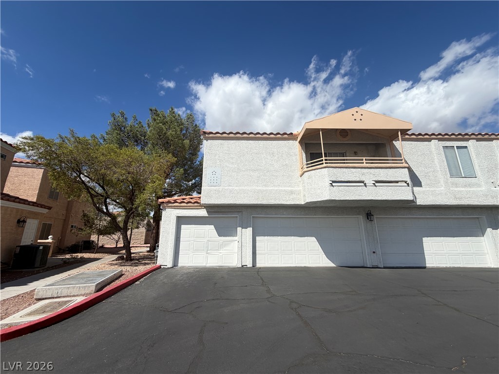 8452 BOSECK Drive 256 Property Photo 1
