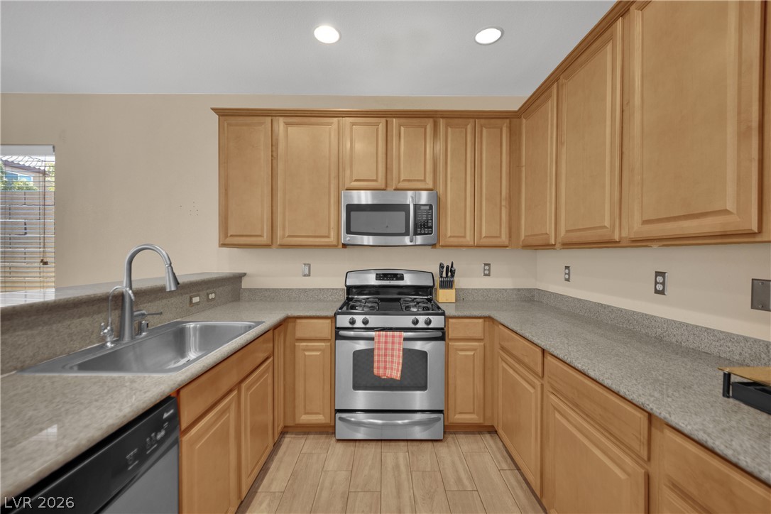 9325 Euphoria Rose Avenue Property Photo 12