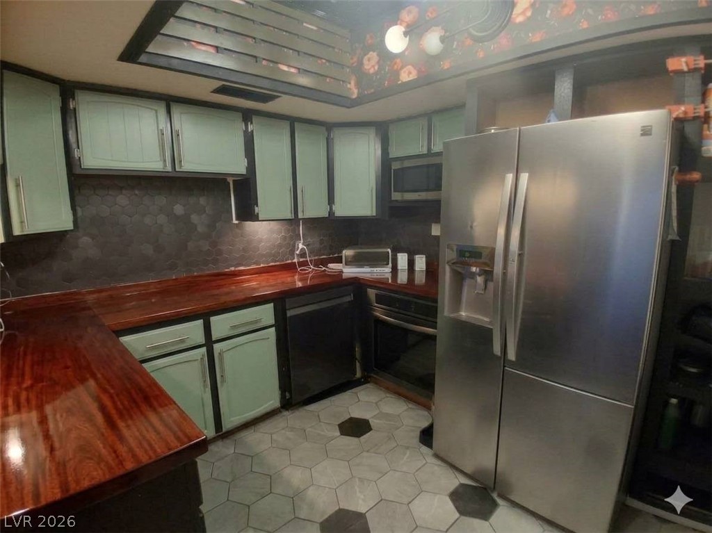 3684 Mount Vernon Avenue Property Photo 5
