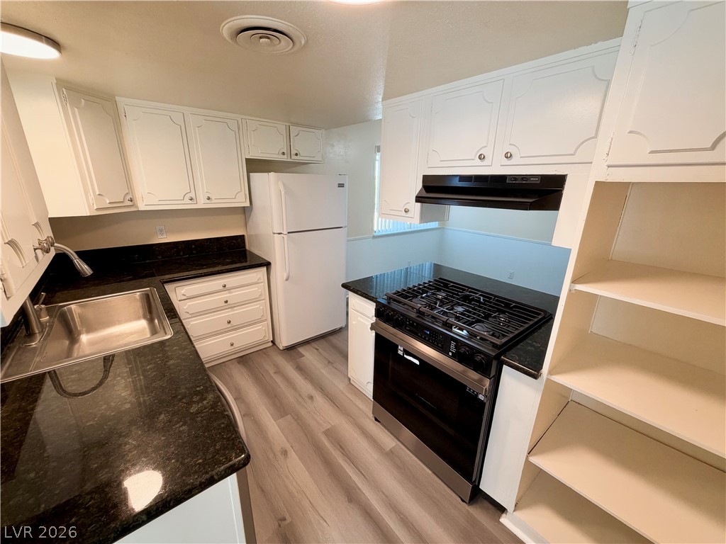 961 Toni Avenue Property Photo 4