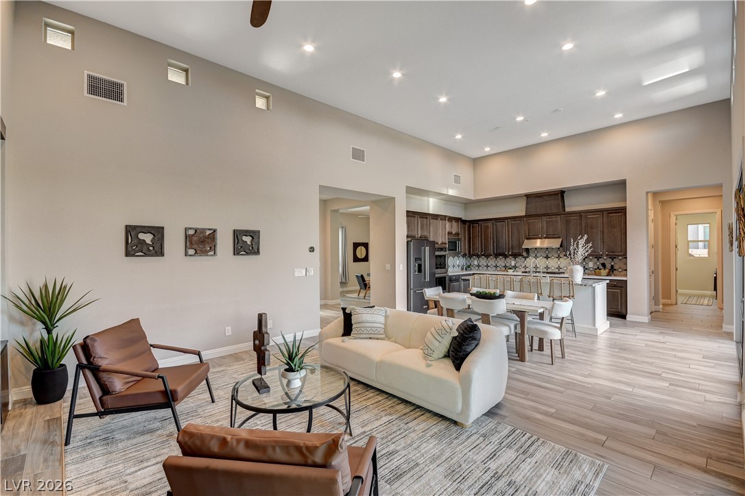 6706 Desert Crimson Street Property Photo 3
