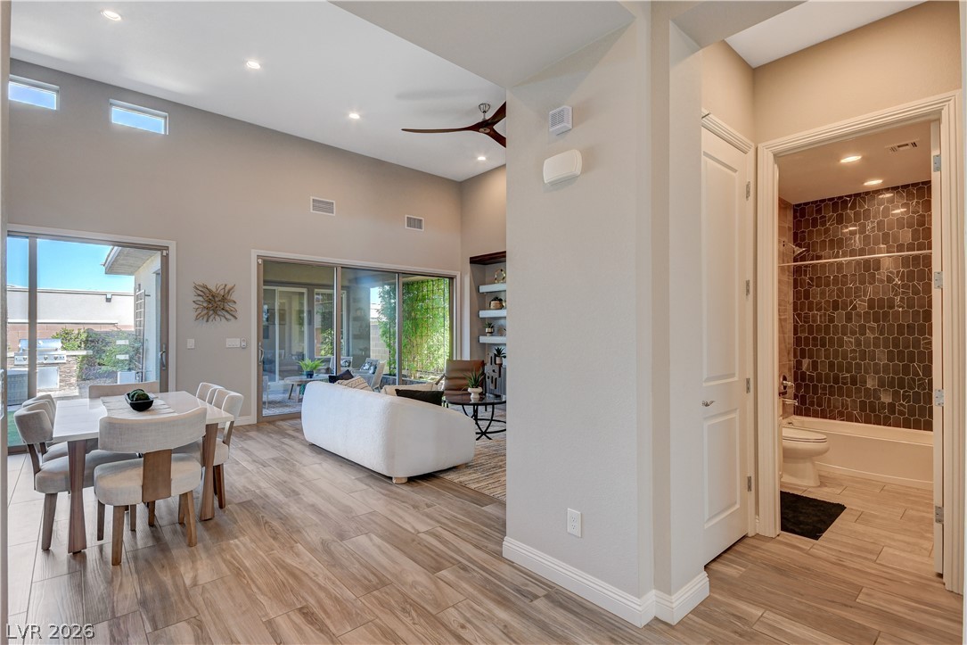 6706 Desert Crimson Street Property Photo 4