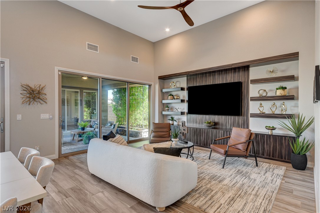 6706 Desert Crimson Street Property Photo 7
